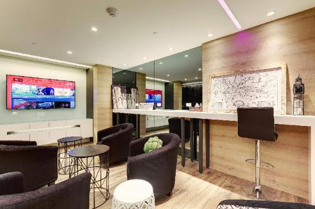 taiwan youth hostel and capsule hostel