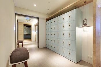 taiwan youth hostel and capsule hostel