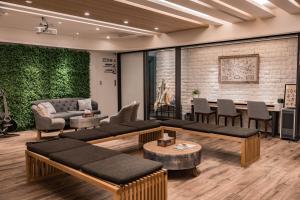 taiwan youth hostel and capsule hostel