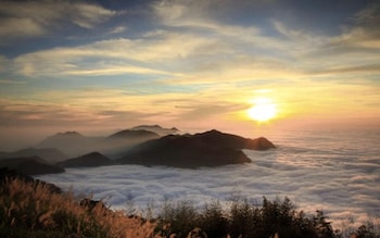 seeking alishan sunrise