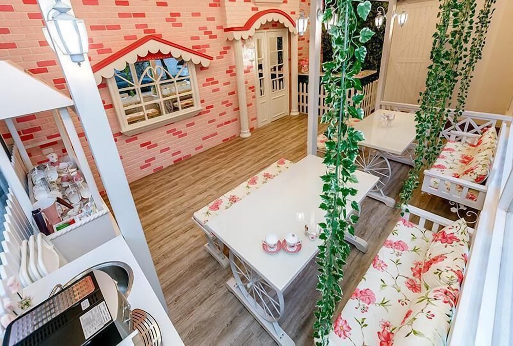 happiness station bandb