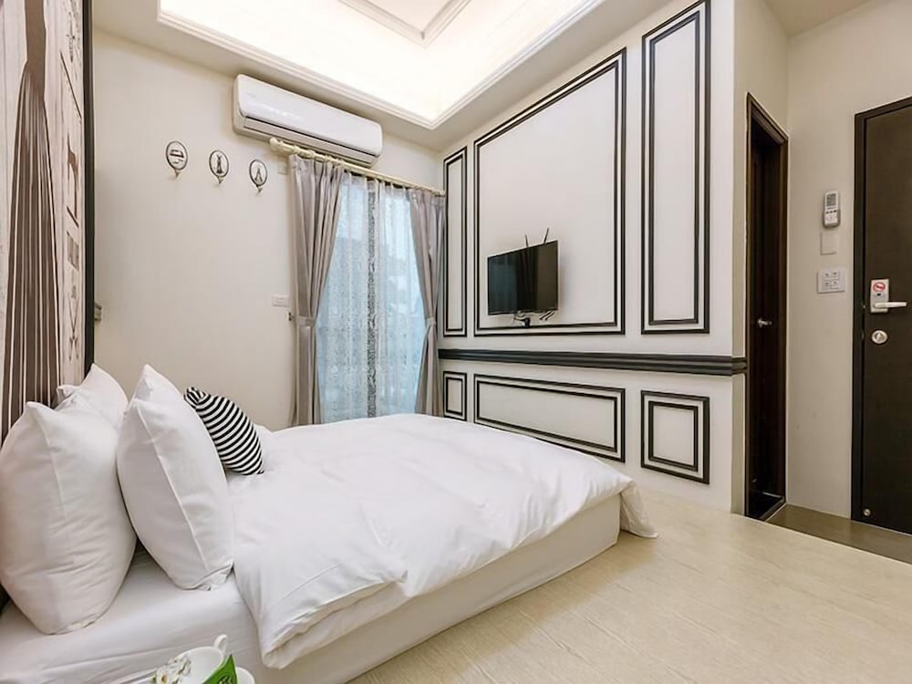 happiness station bandb