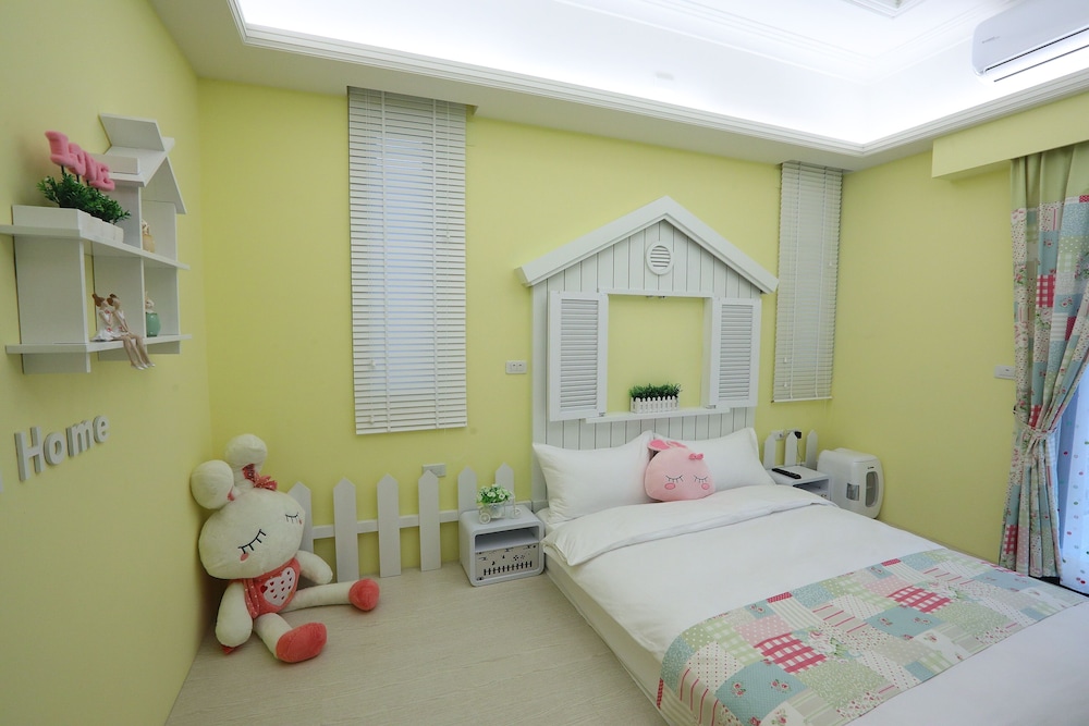 happiness station bandb