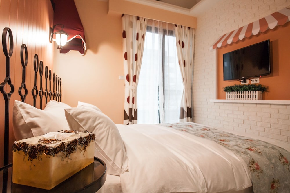 happiness station bandb