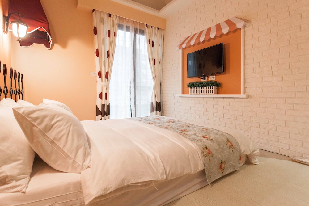 happiness station bandb