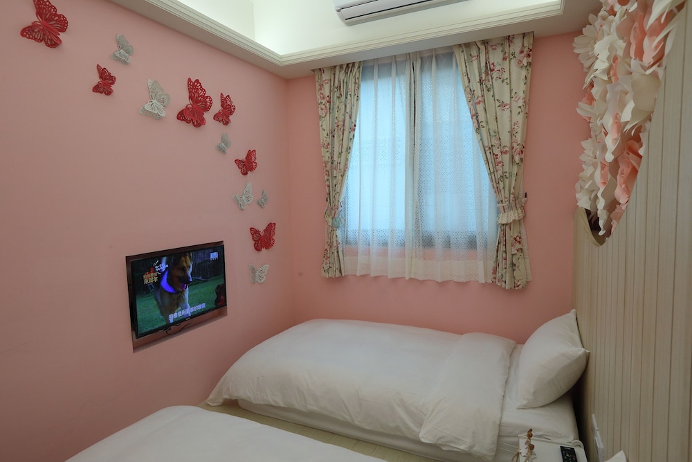 happiness station bandb