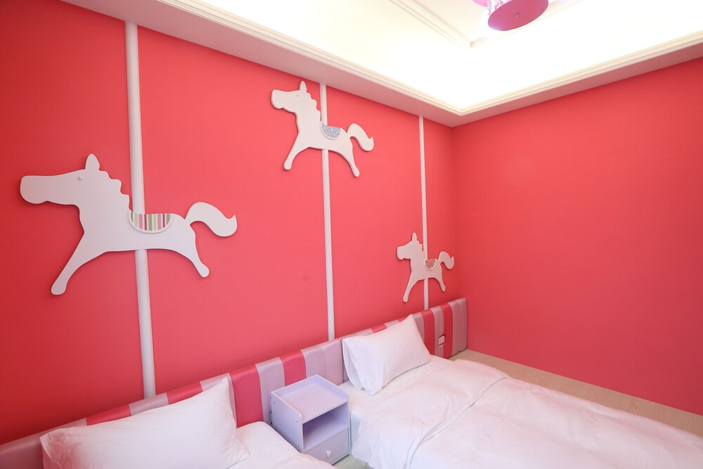 happiness station bandb