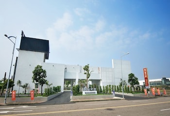 m garden business hotel