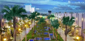 m garden business hotel