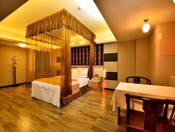 m garden business hotel