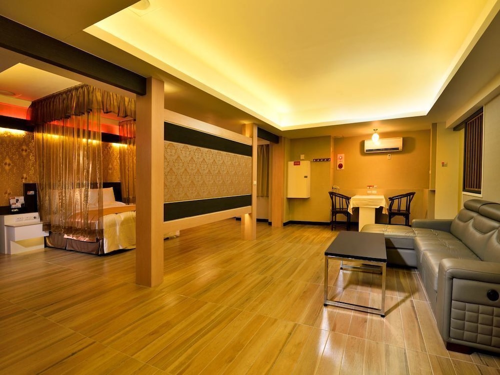 m garden business hotel