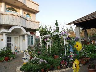 Loving Hut Paradise Island Vegan Bed And Breakfast,Near Heaven Lake,3 star