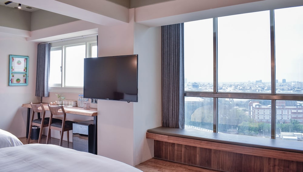 roaders hotel tainan chengda