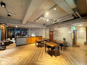 roaders hotel tainan chengda