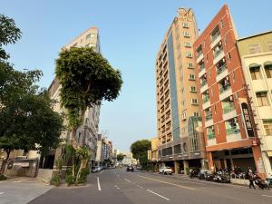 roaders hotel tainan chengda
