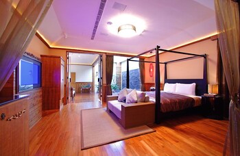 le chateau hotel
