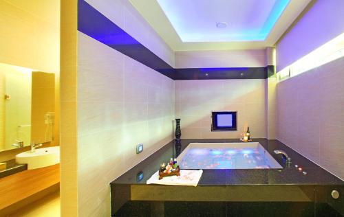 le chateau hotel
