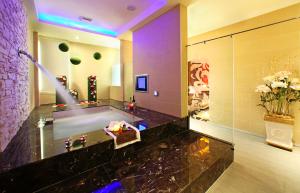le chateau hotel