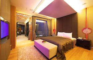 le chateau hotel