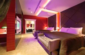 le chateau hotel
