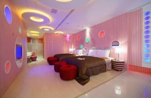 le chateau hotel