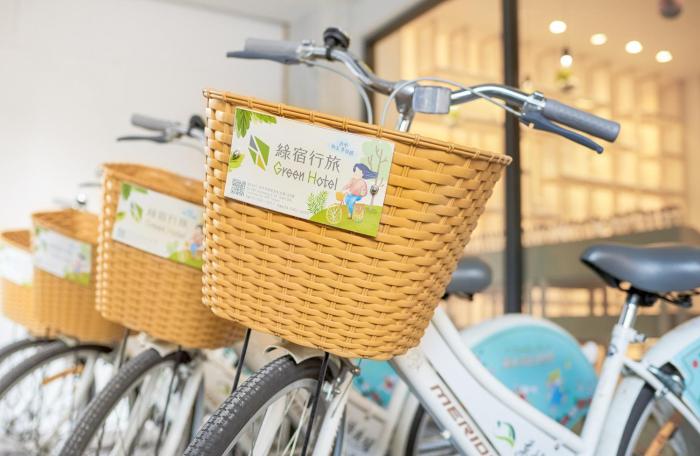 green hotel west district