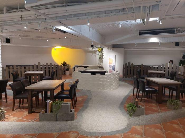 green hotel west district