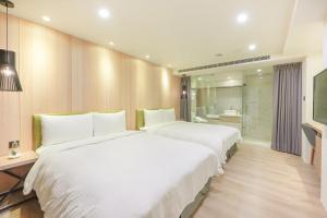 green hotel west district