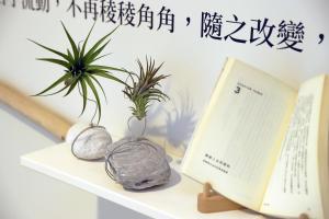 green hotel west district