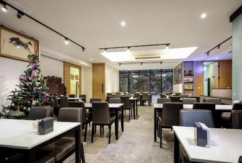country garden hotel