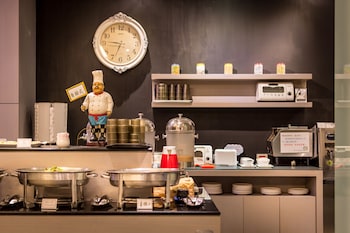 country garden hotel