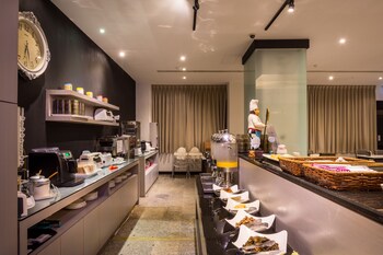 country garden hotel