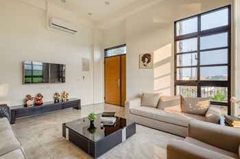 milan yilan