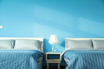 little weekend inn