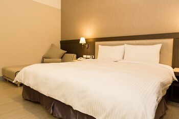 v hotel vacation hotel