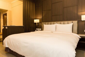v hotel vacation hotel