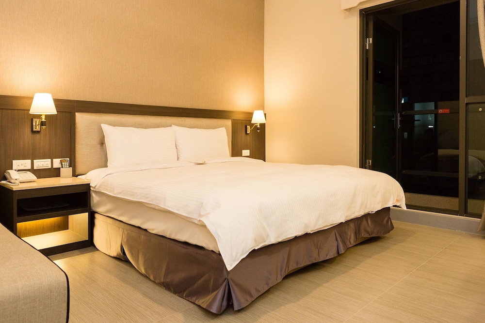 v hotel vacation hotel