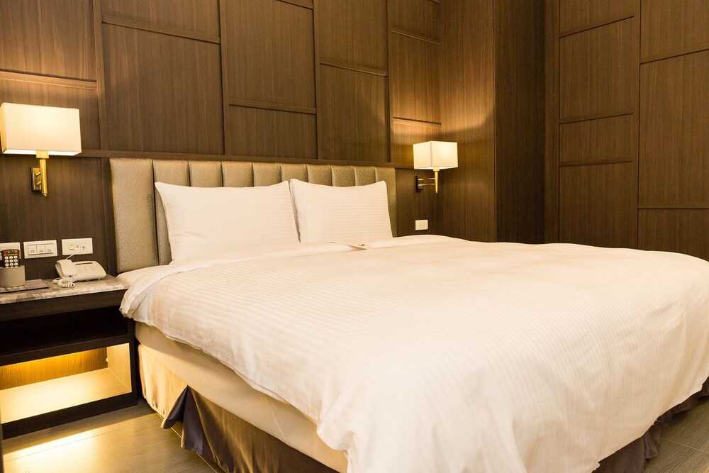 v hotel vacation hotel