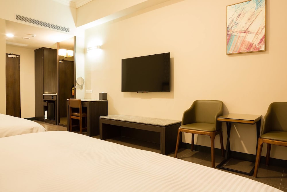 v hotel vacation hotel