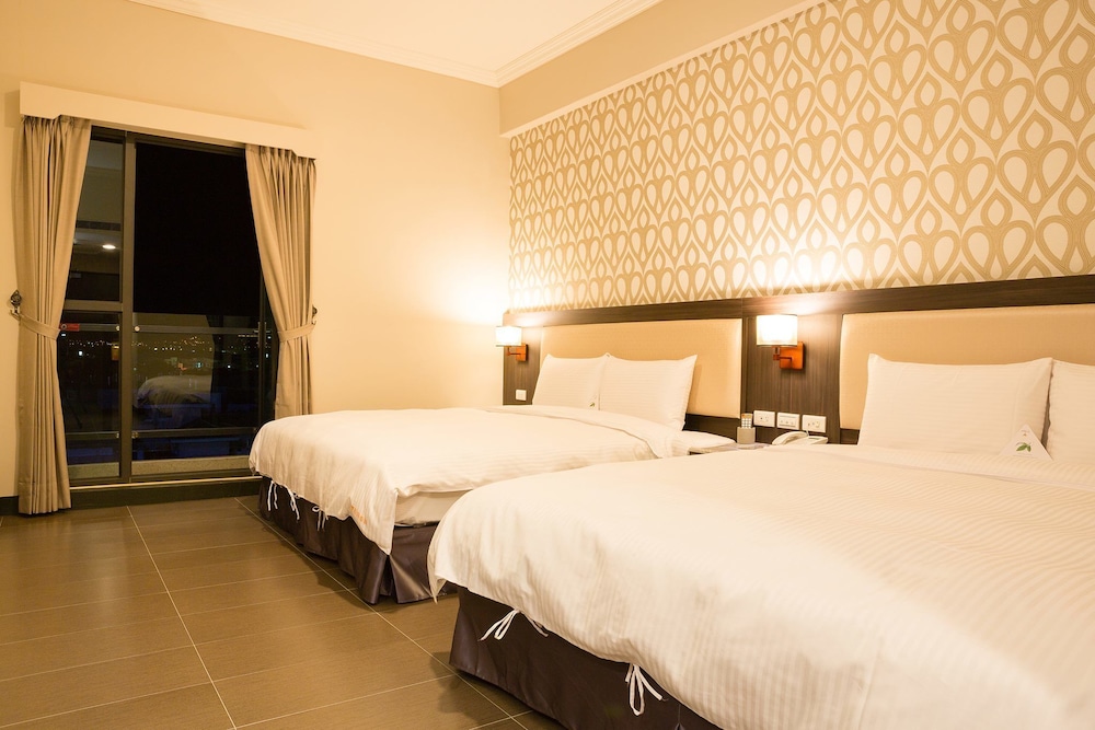 v hotel vacation hotel