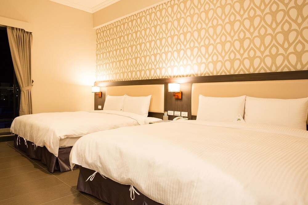 v hotel vacation hotel