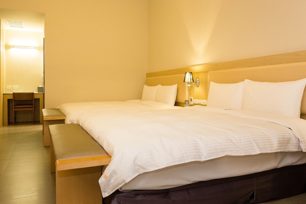 v hotel vacation hotel