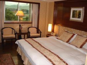 attic hotel
