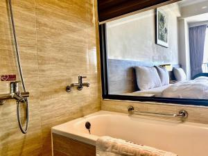 ming yue hu lakeview bnb