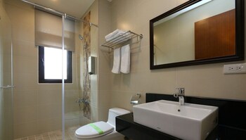riverbank villa