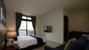riverbank villa