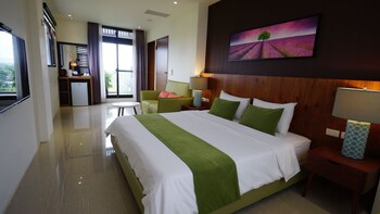 riverbank villa