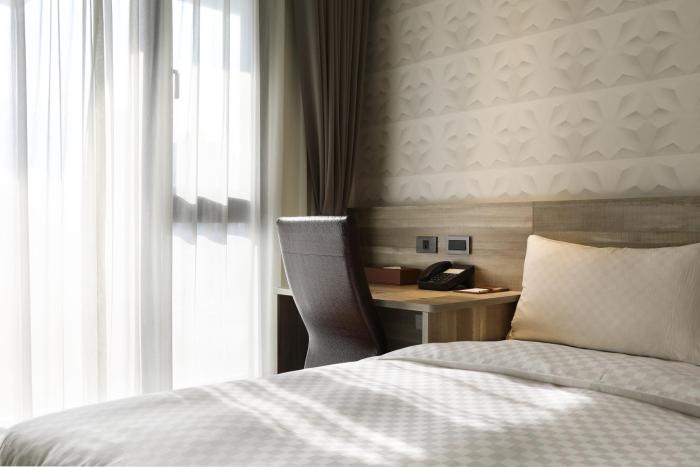 kun tour hotel feng chai