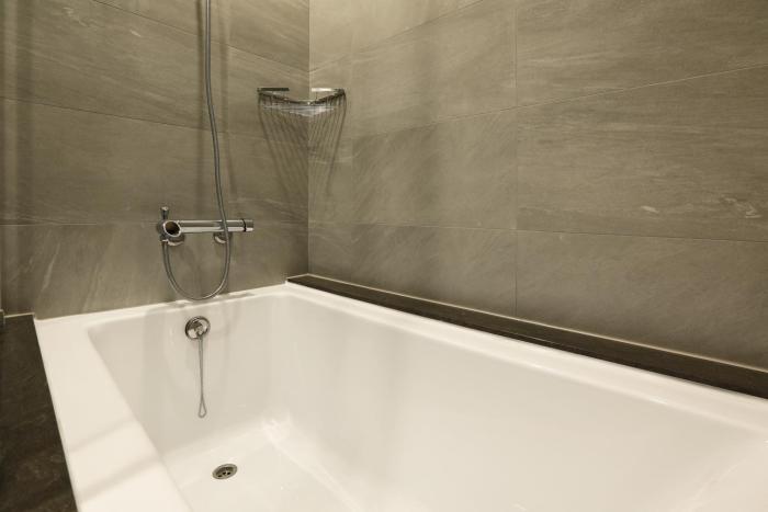 kun tour hotel feng chai