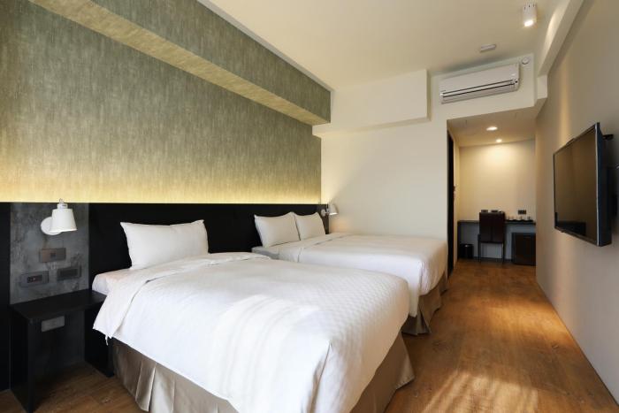 kun tour hotel feng chai